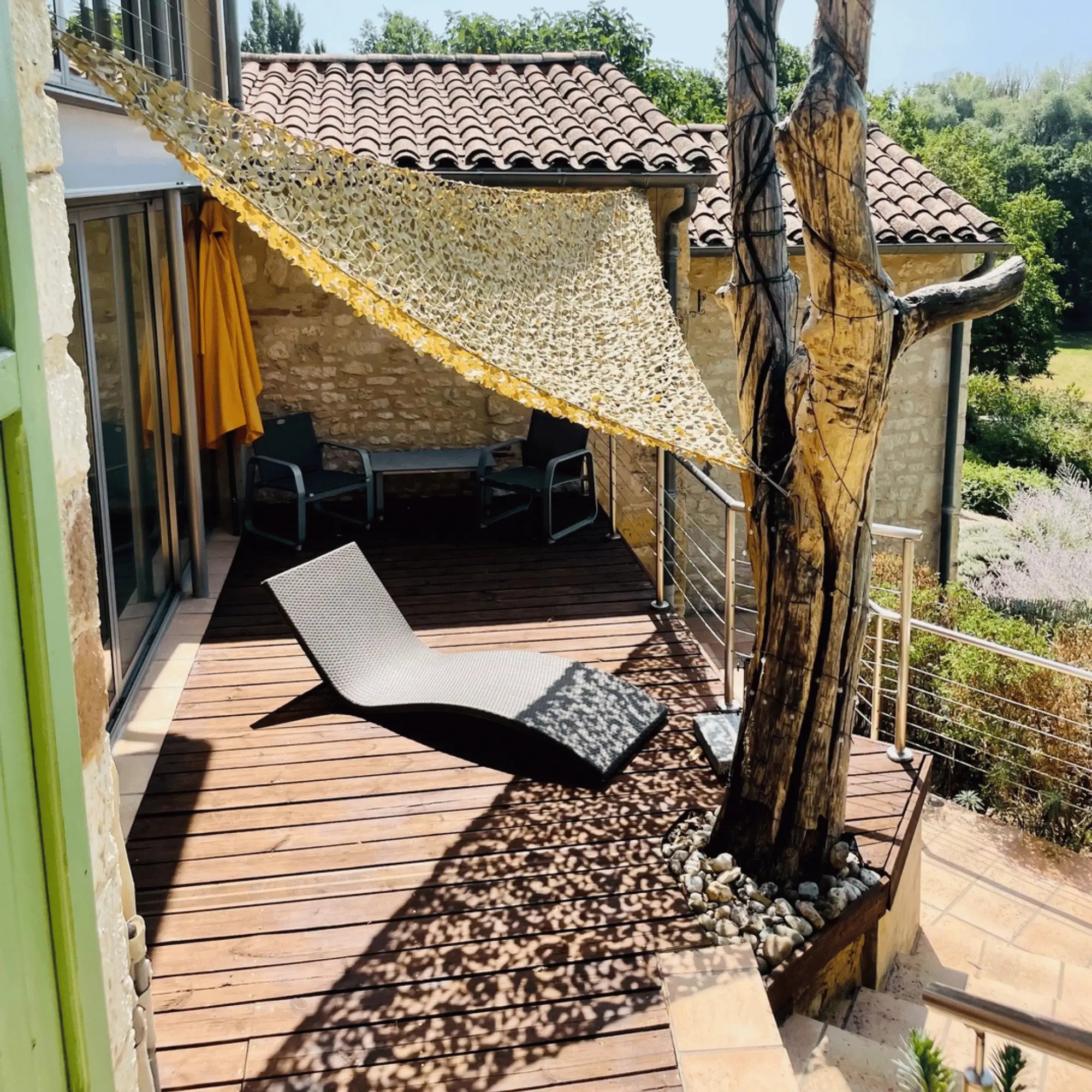 Red de camuflaje triangular beige