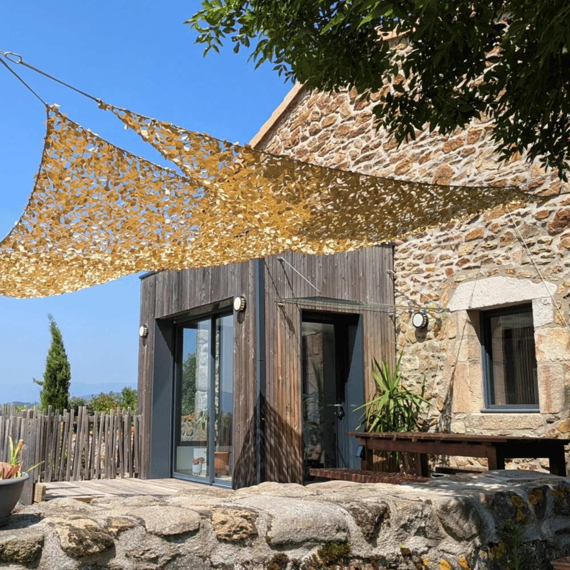 Red de camuflaje triangular beige