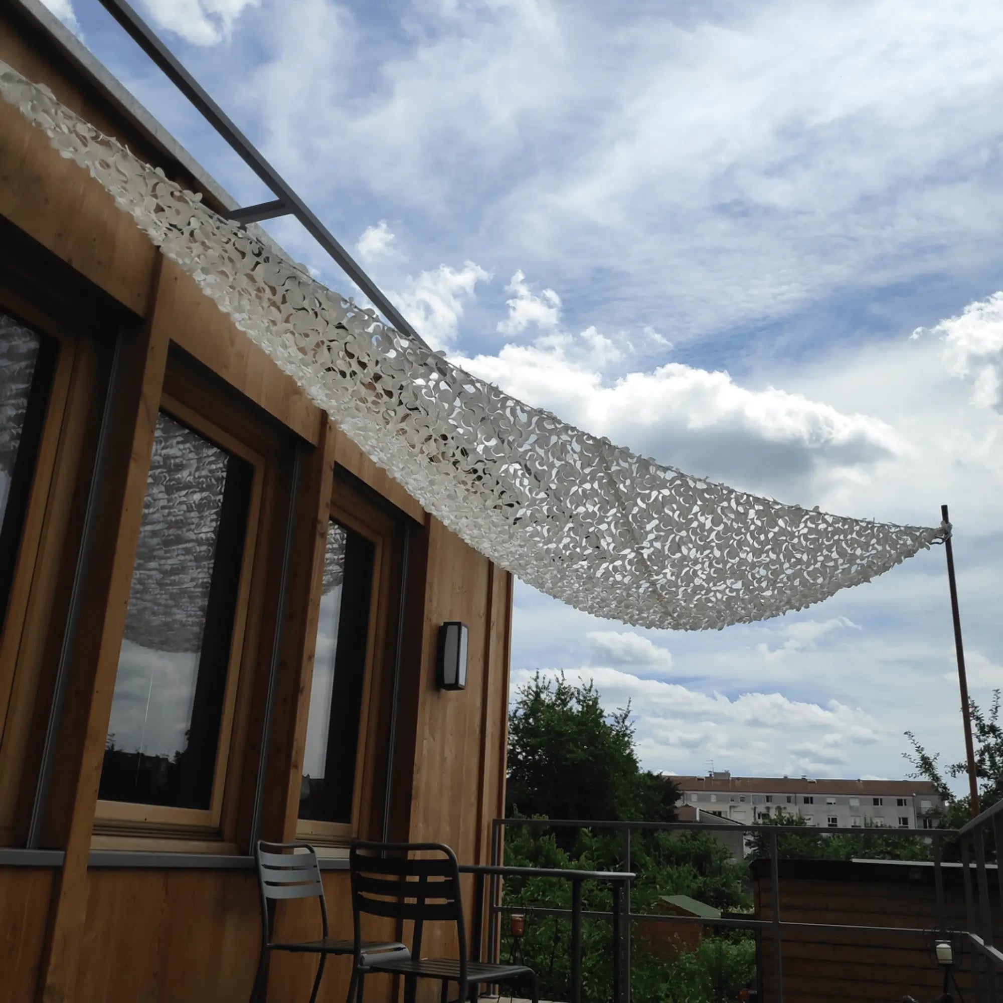 Red de camuflaje triangular blanca
