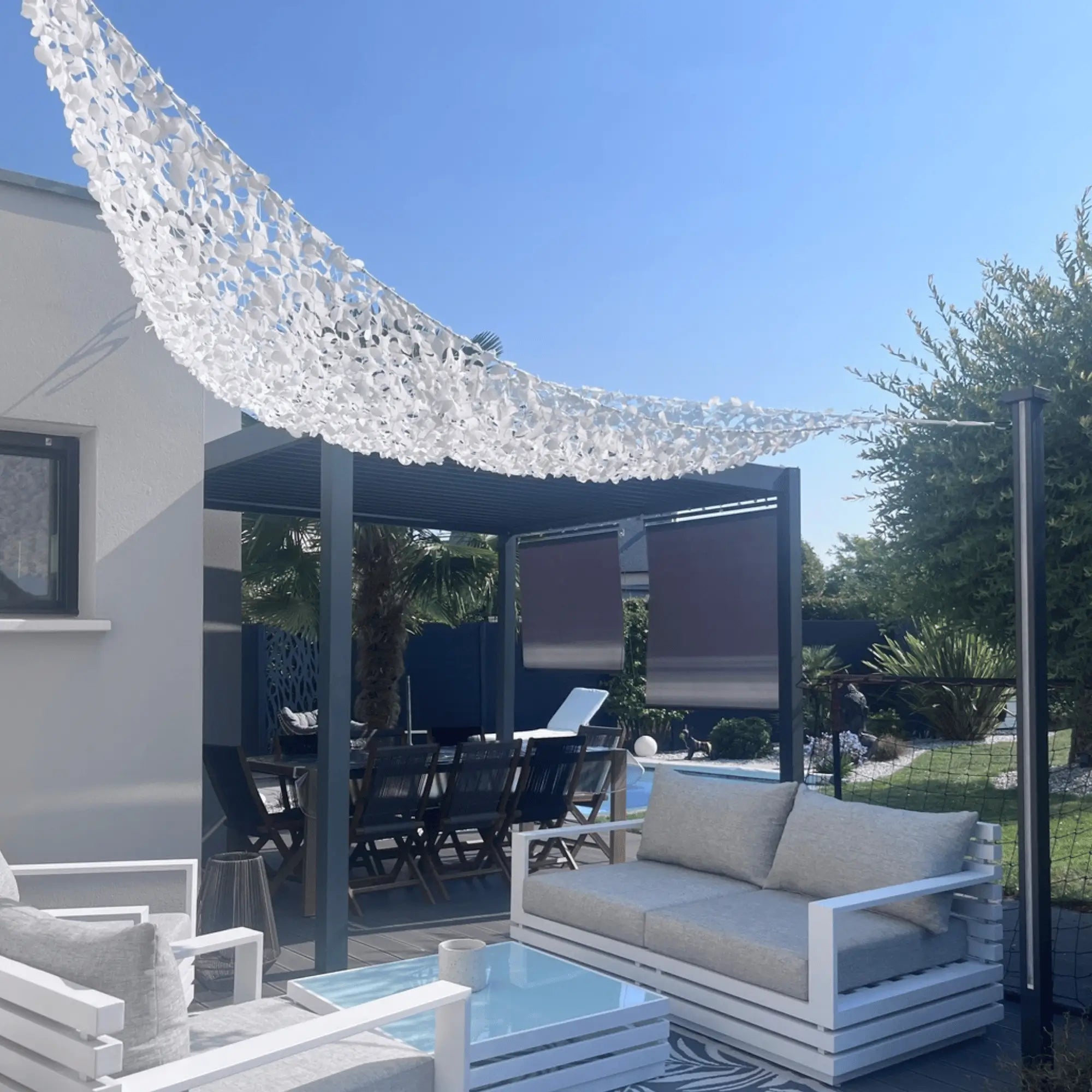 Red de camuflaje triangular blanca